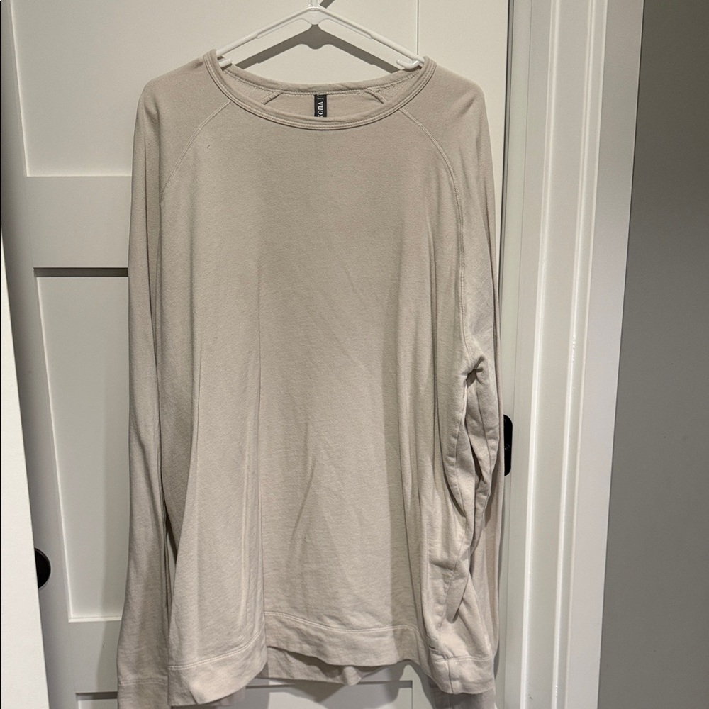 Vuori Off-White Long Sleeve Top